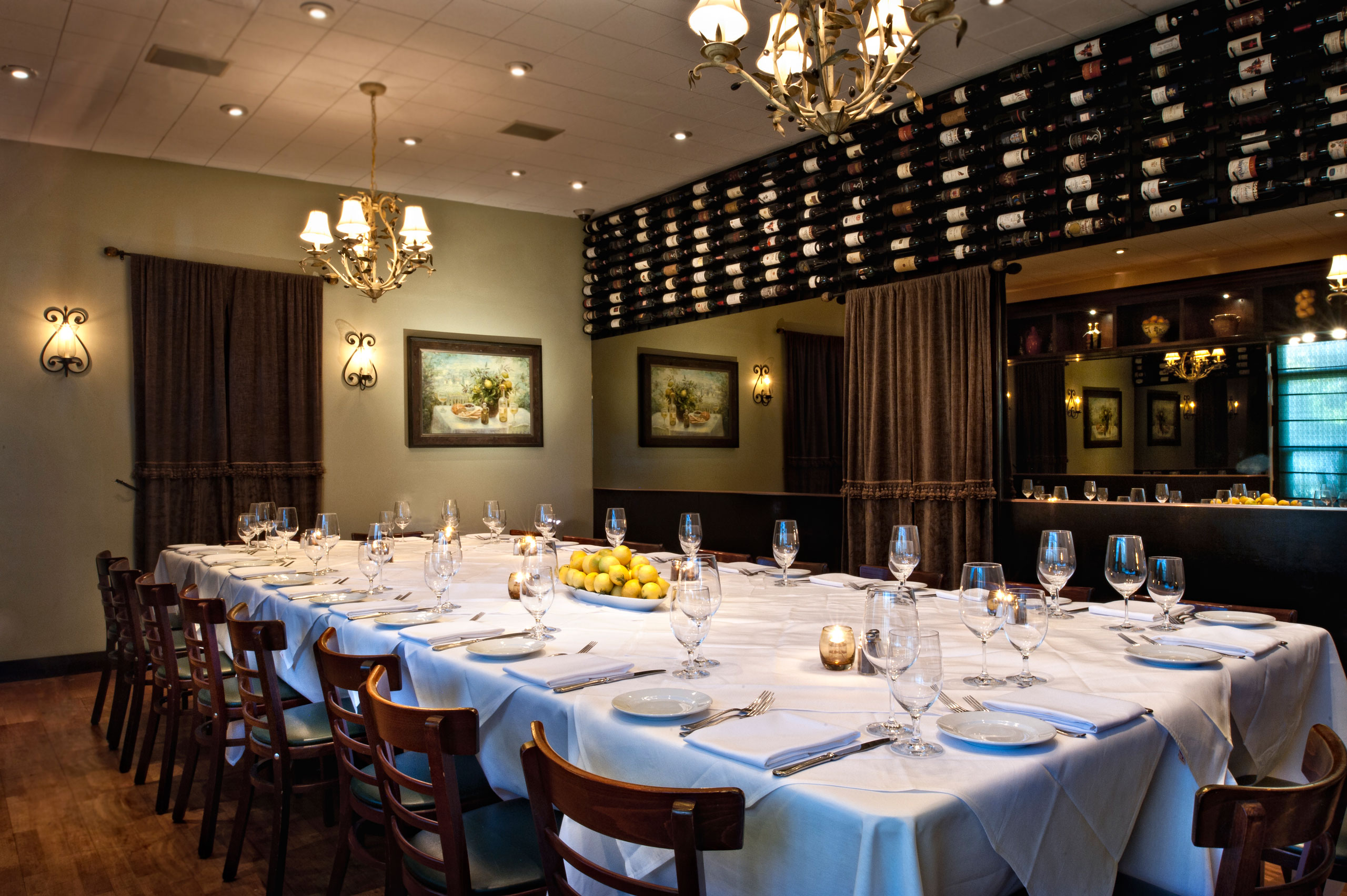 Cucina Room Imperial table configuration for up to 20 guests.