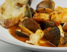 guazzetto-di-mare_array-of-seafood-in-spicy-tomato-broth